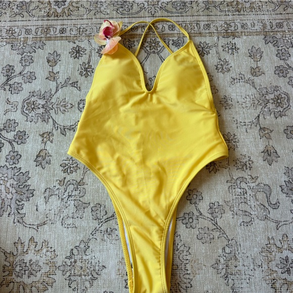 Yellow Women's One Piece Bathing Suit w/Flower - Picture 1 of 4